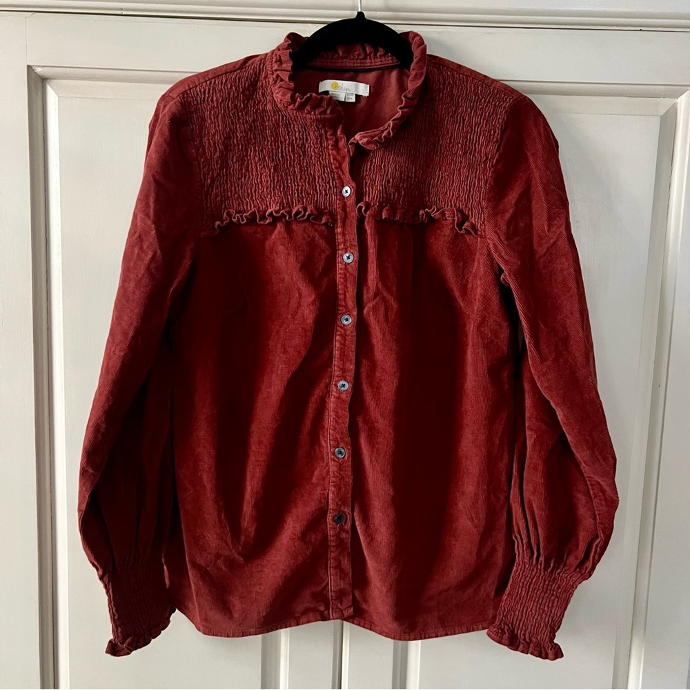 Boden Smocked High Neck Shirt in
Red Oak Corduroy, Size 6 - Picture 5 of 15